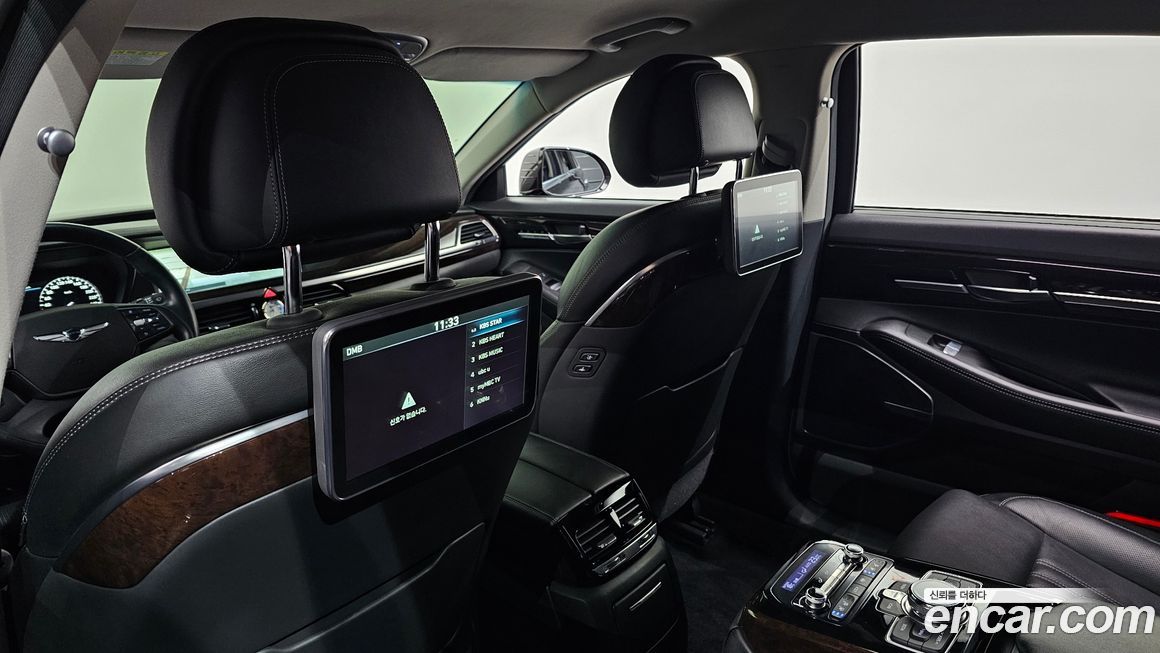 Genesis EQ900 2018