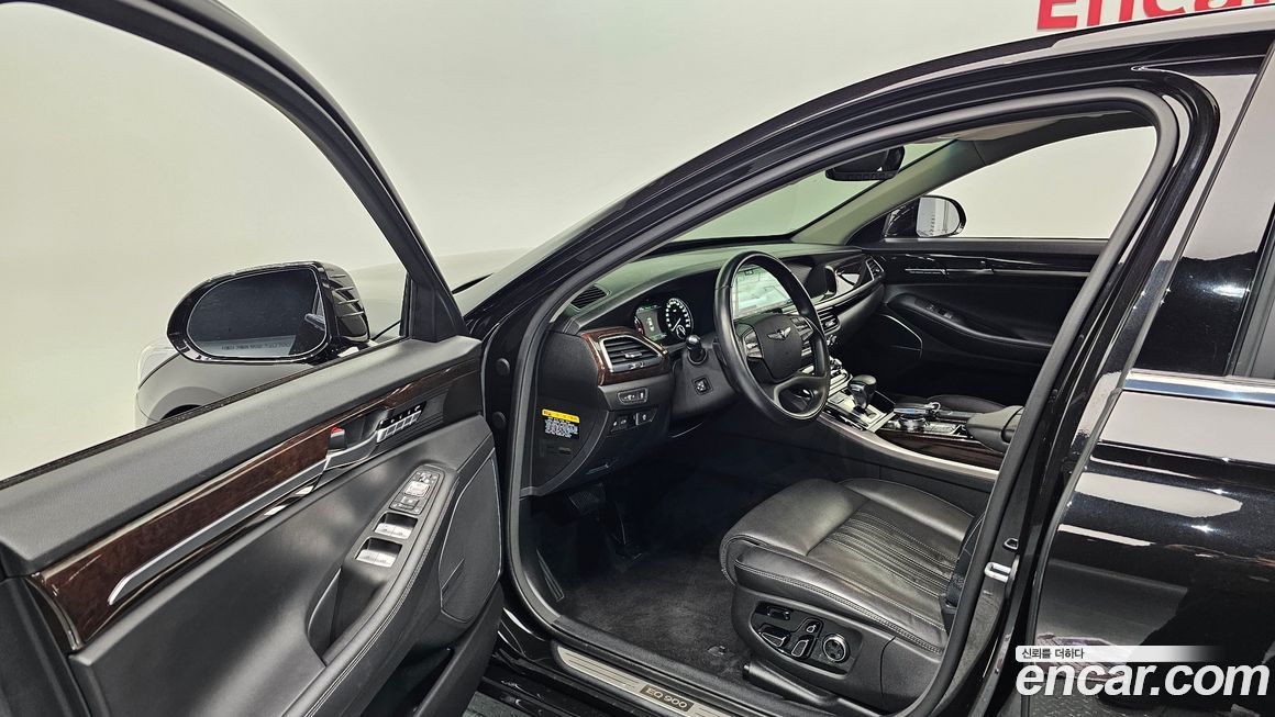 Genesis EQ900 2018