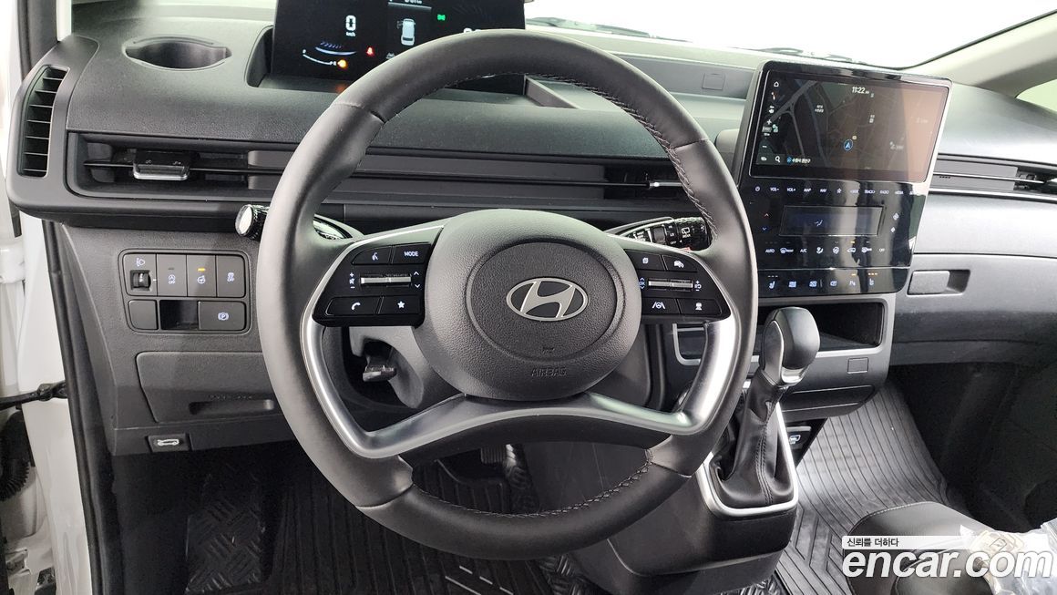 Hyundai Staria 2025