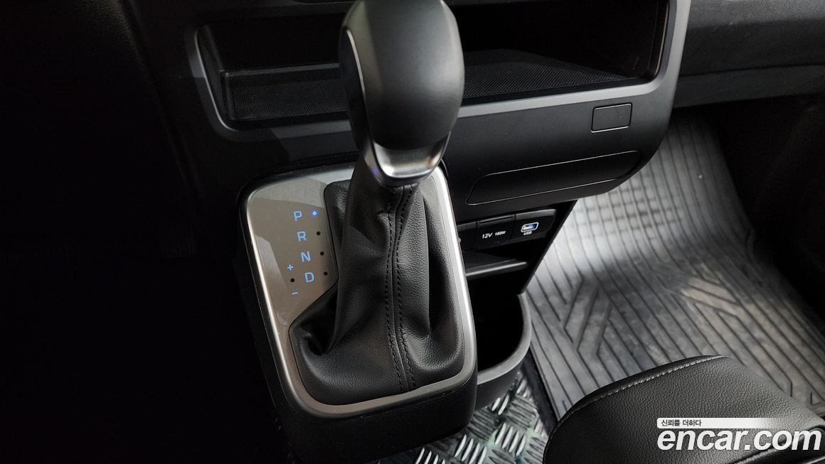 Hyundai Staria 2025