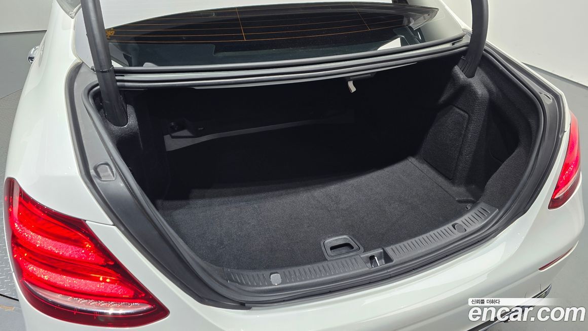 Mercedes-Benz E-Class 2018