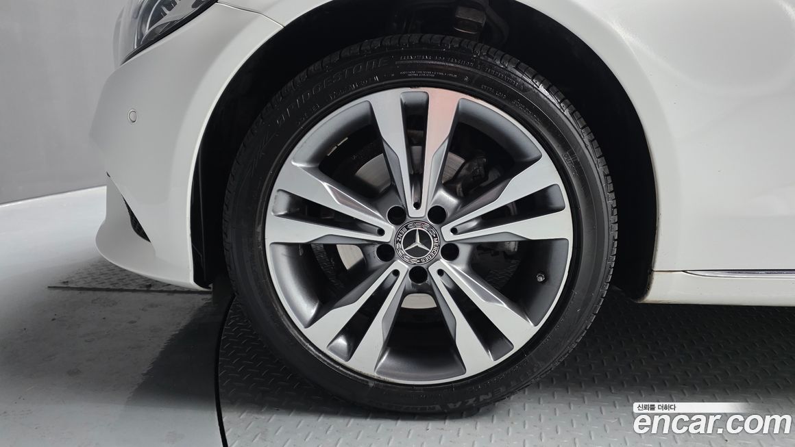 Mercedes-Benz C-Class 2020