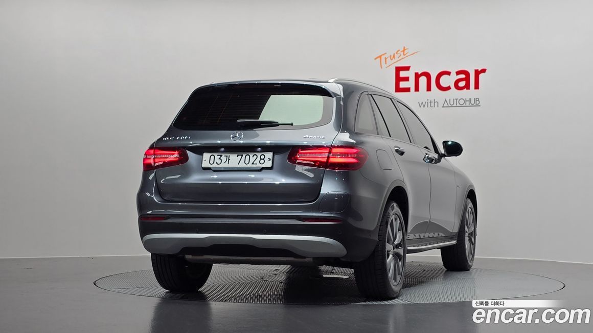 Mercedes-Benz GLC-Class 2019