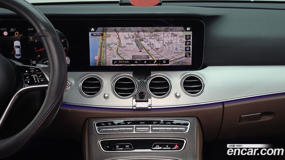 Mercedes-Benz E-Class 2021