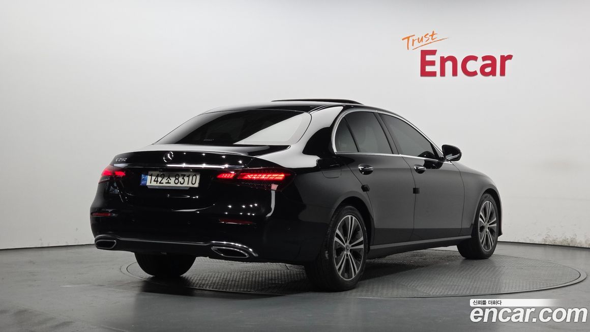 Mercedes-Benz E-Class 2021