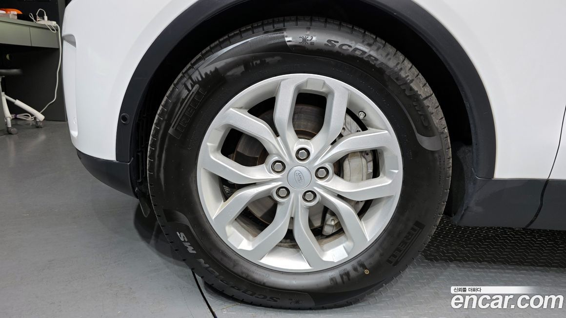 Land Rover Discovery 2019