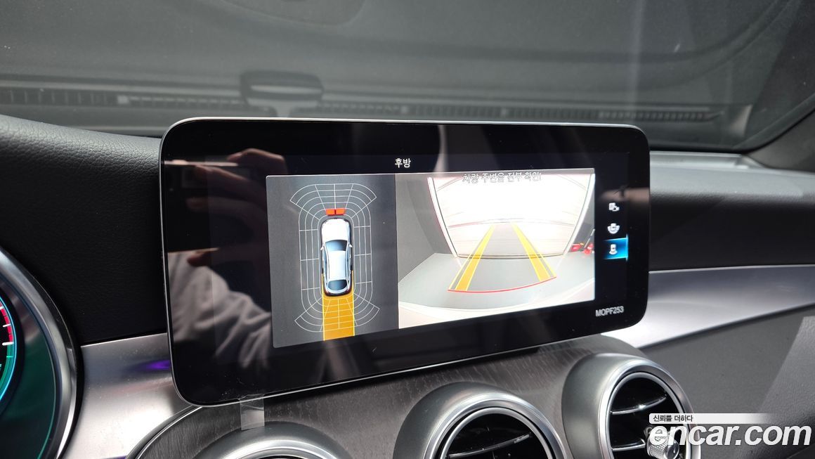 Mercedes-Benz GLC-Class 2021