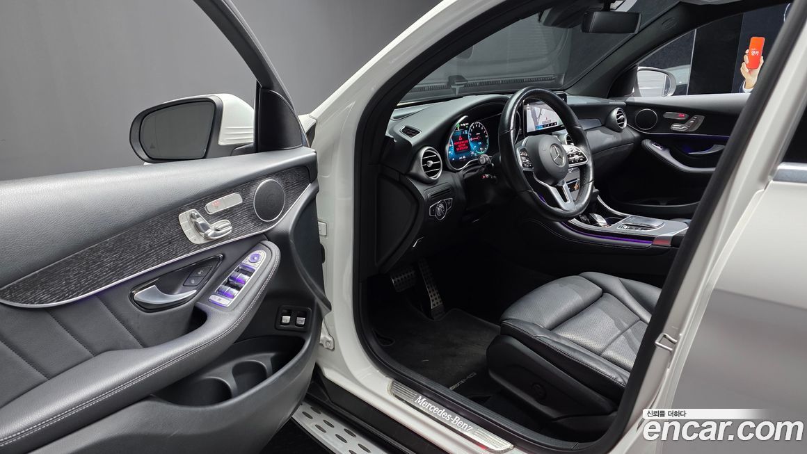 Mercedes-Benz GLC-Class 2021