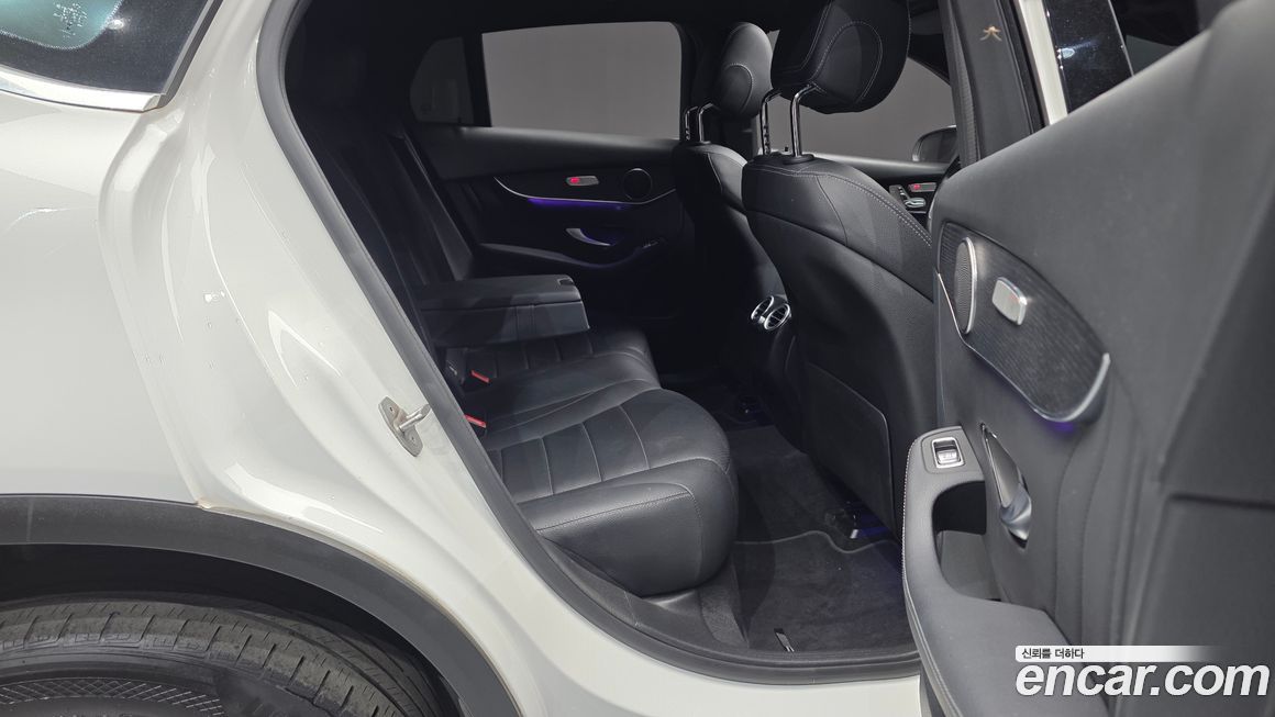 Mercedes-Benz GLC-Class 2021