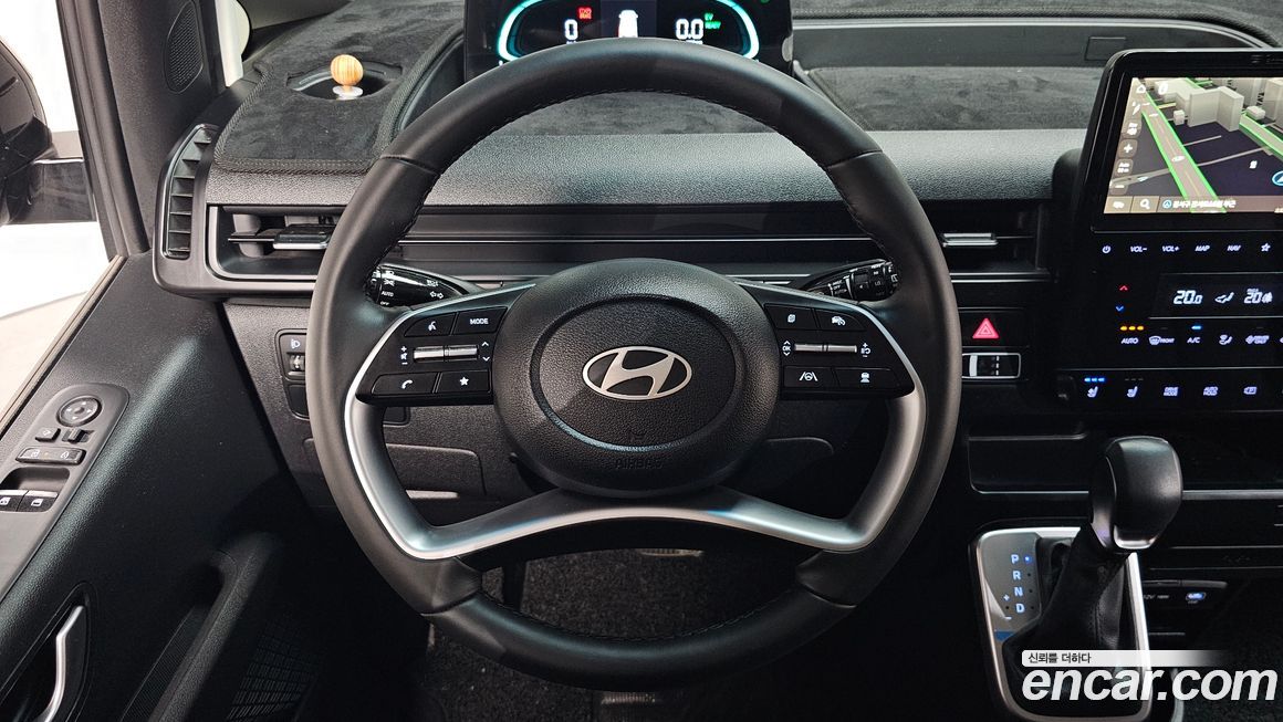 Hyundai Staria 2025
