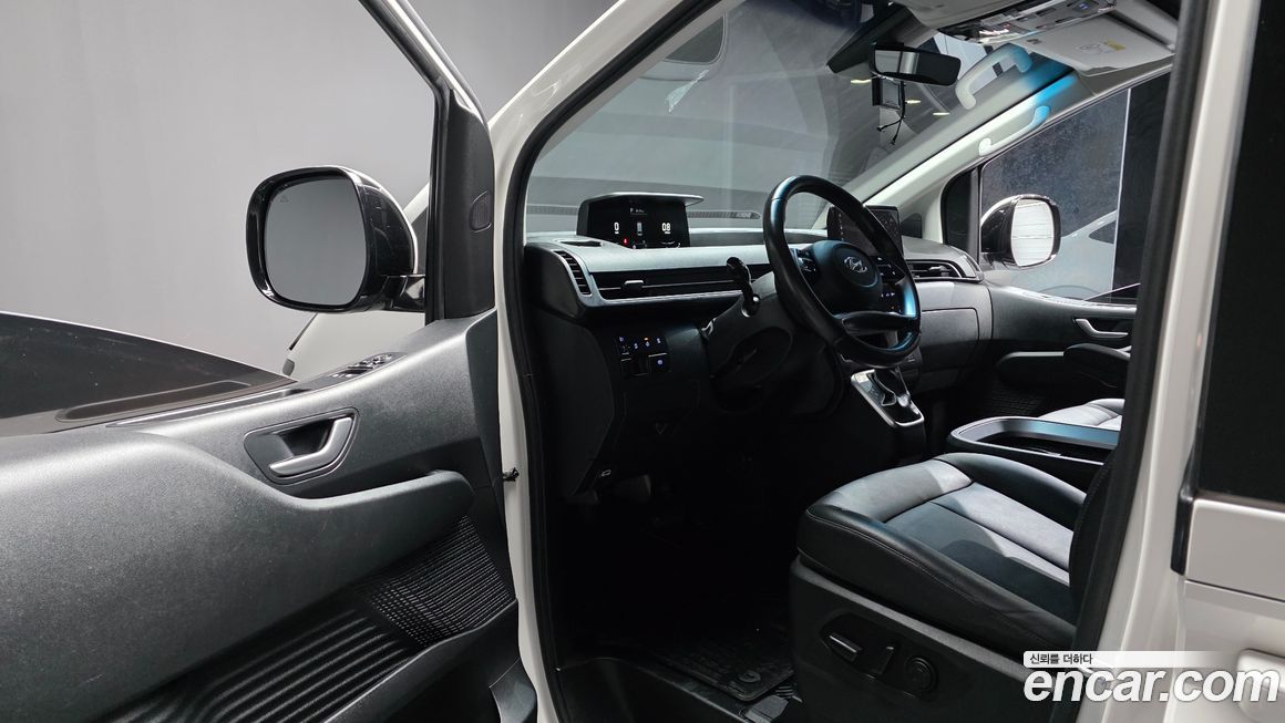 Hyundai Staria 2023
