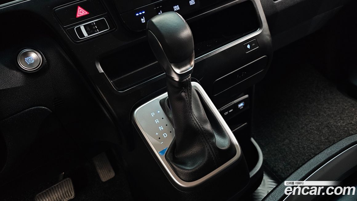 Hyundai Staria 2025
