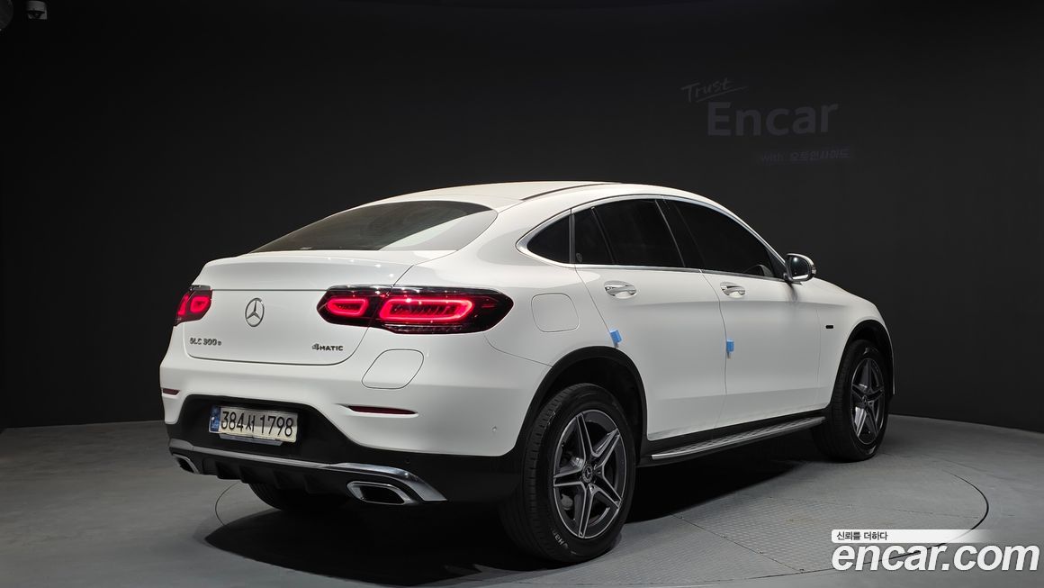 Mercedes-Benz GLC-Class 2021