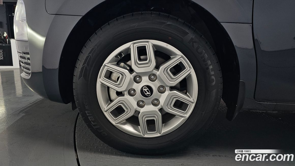Hyundai Staria 2025