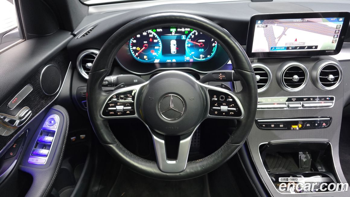 Mercedes-Benz GLC-Class 2021