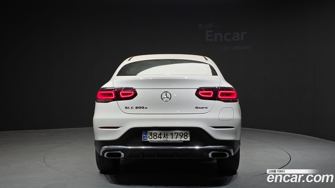 Mercedes-Benz GLC-Class 2021