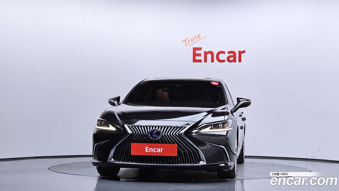 Lexus ES 2019