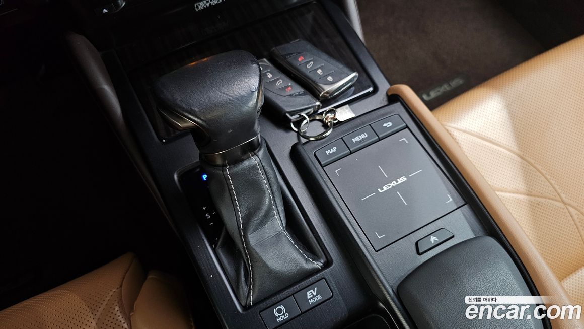 Lexus ES 2019