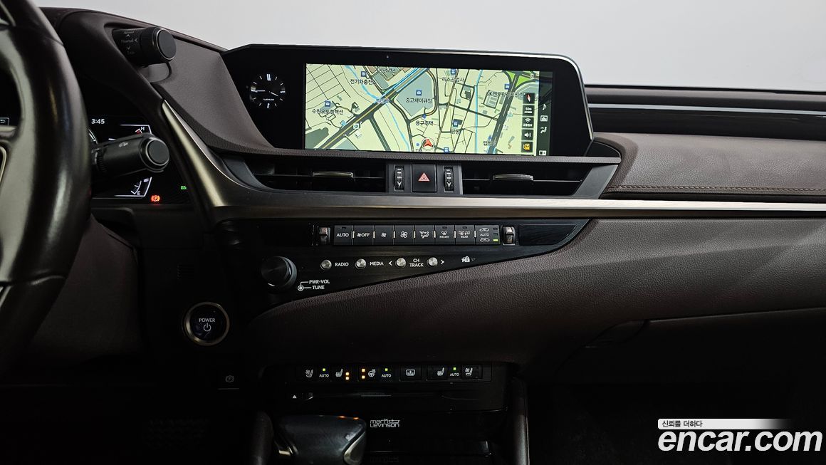 Lexus ES 2019