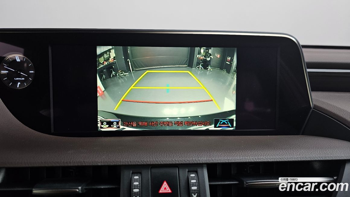Lexus ES 2019