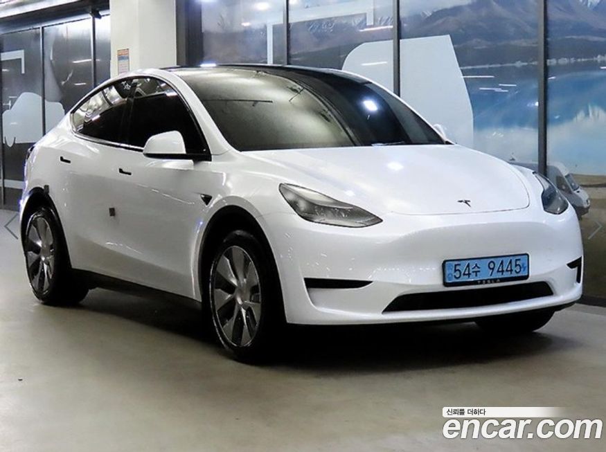 Tesla Model Y 2024