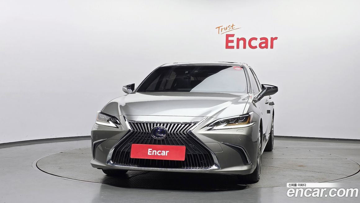 Lexus ES 2019