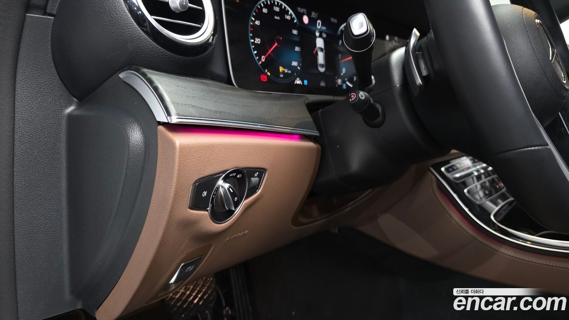 Mercedes-Benz E-Class 2023