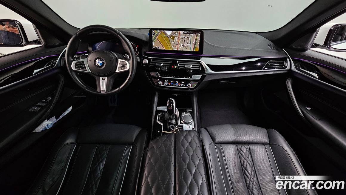 BMW 5-Series 2023
