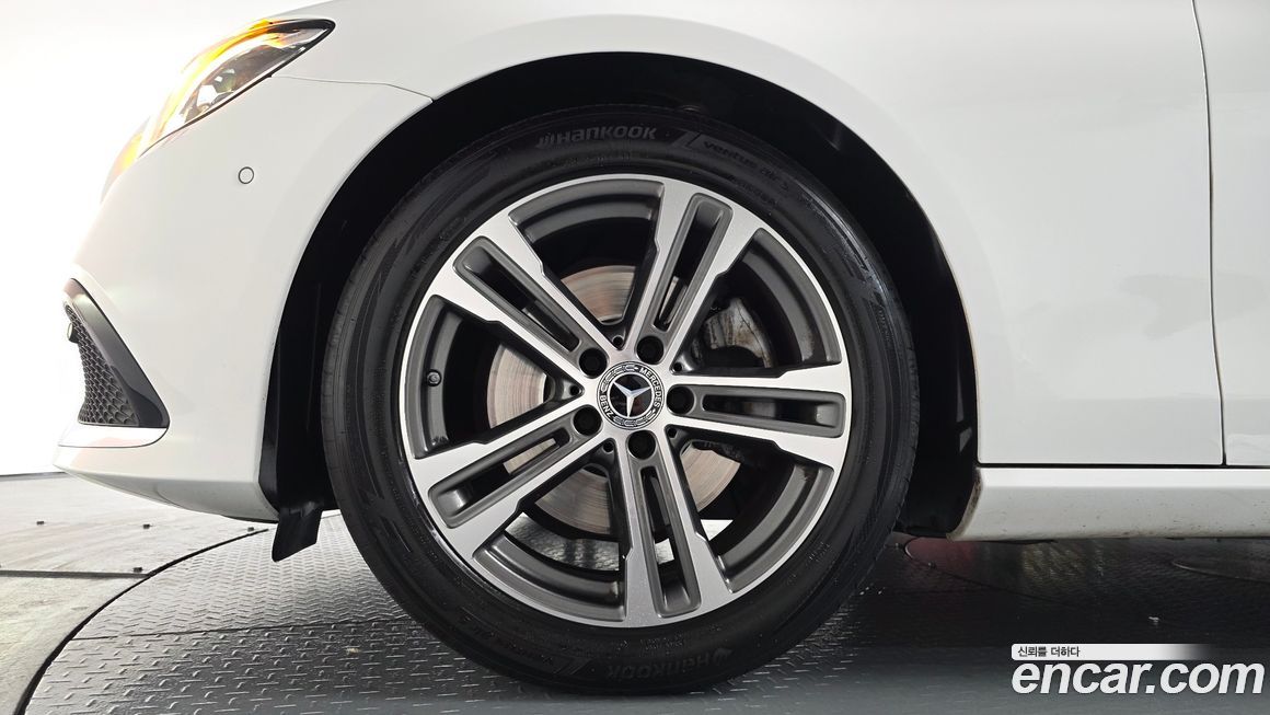 Mercedes-Benz E-Class 2023