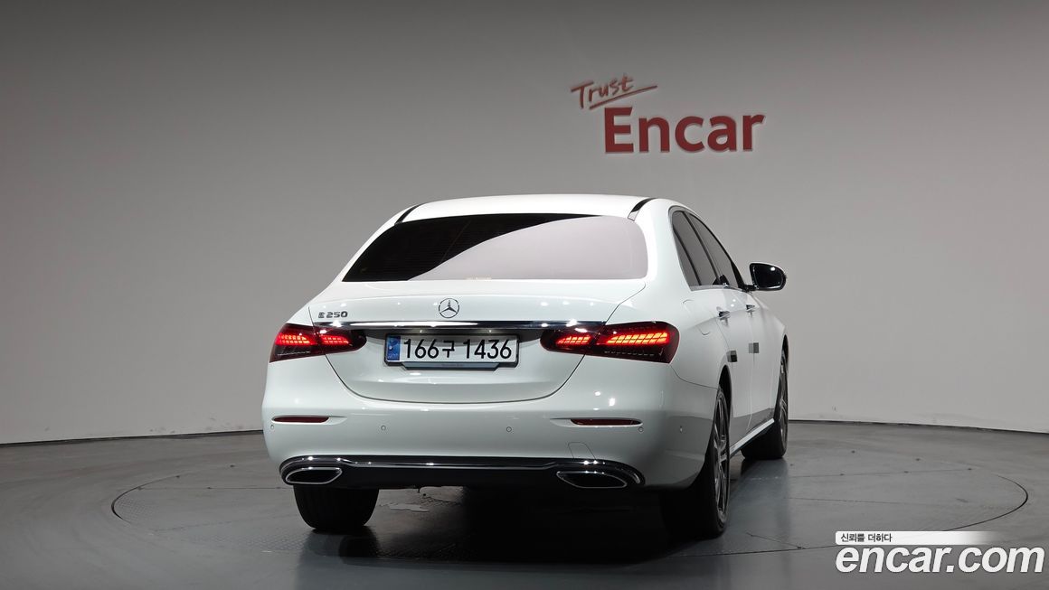 Mercedes-Benz E-Class 2023