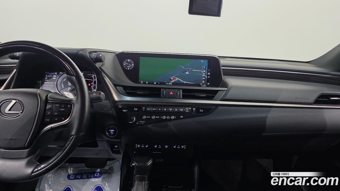 Lexus ES 2019