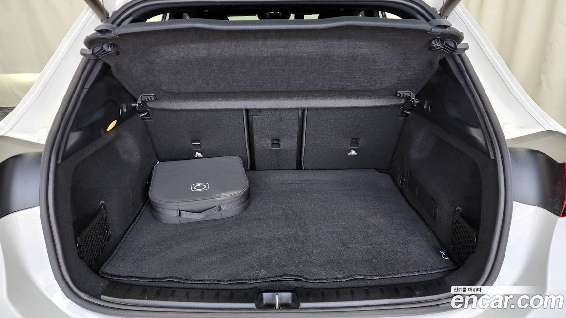 Mercedes-Benz EQA 2024