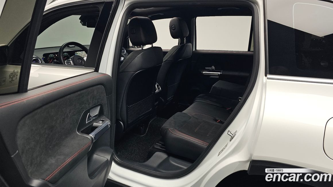 Mercedes-Benz GLB-Class 2023