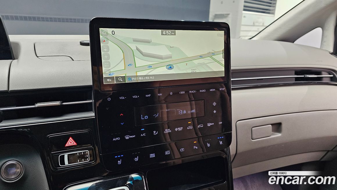 Hyundai Staria 2025