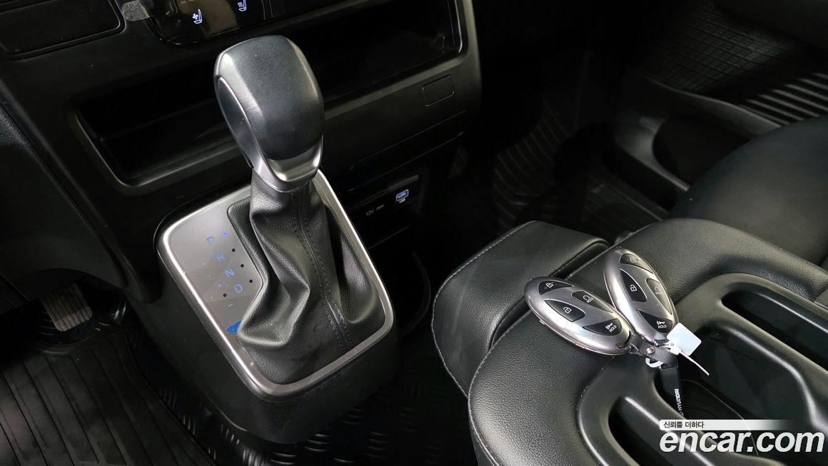 Hyundai Staria 2025