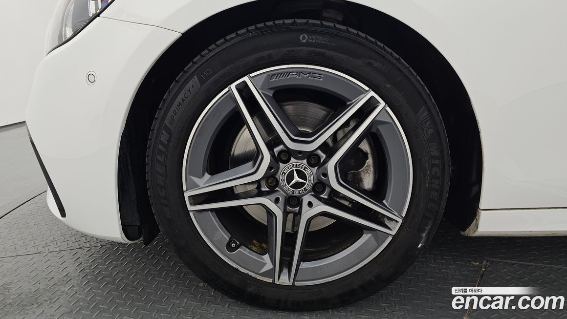 Mercedes-Benz E-Class 2023