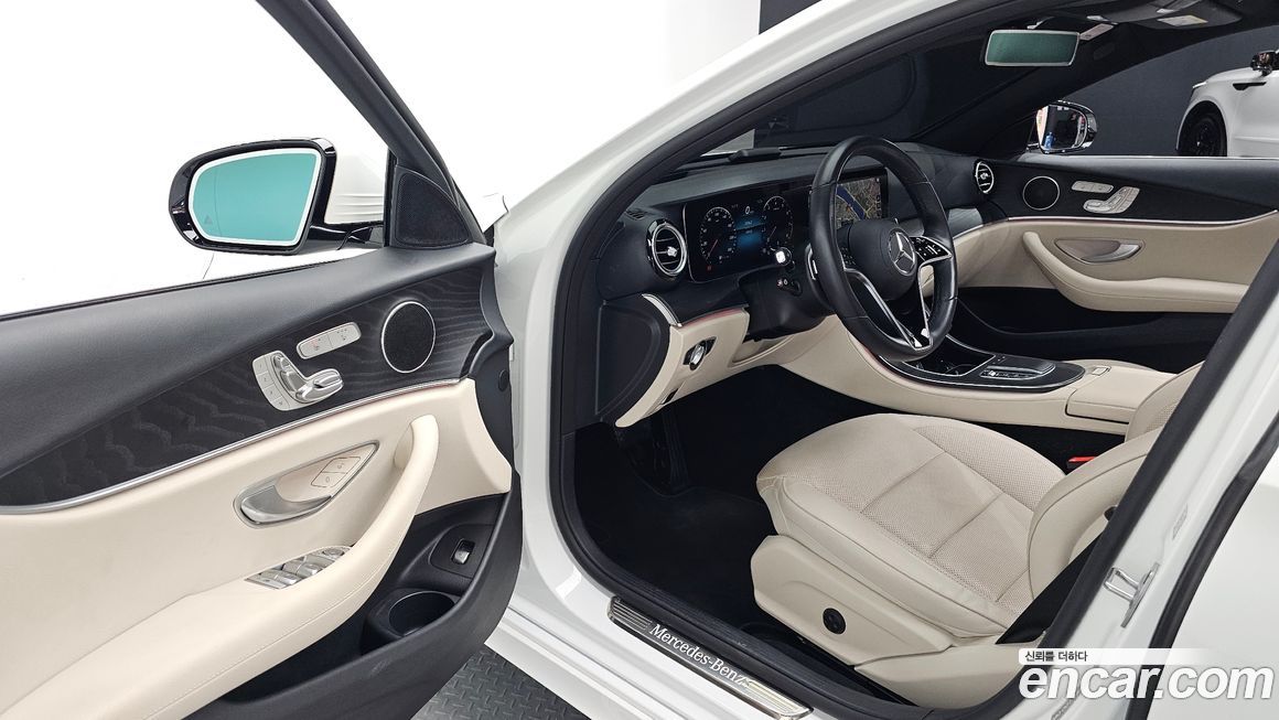 Mercedes-Benz E-Class 2023