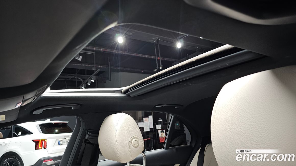 Mercedes-Benz E-Class 2023