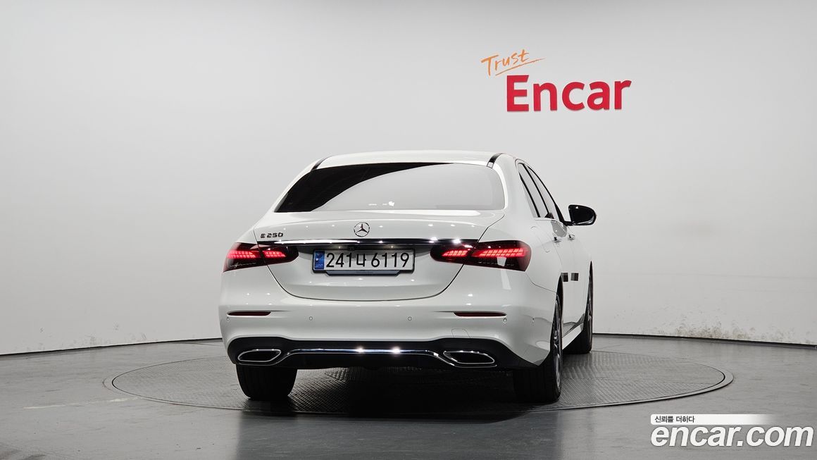 Mercedes-Benz E-Class 2023