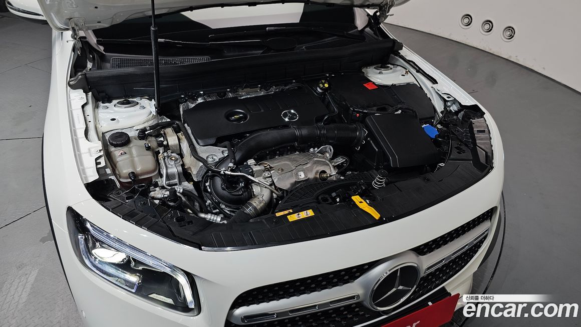 Mercedes-Benz GLB-Class 2023