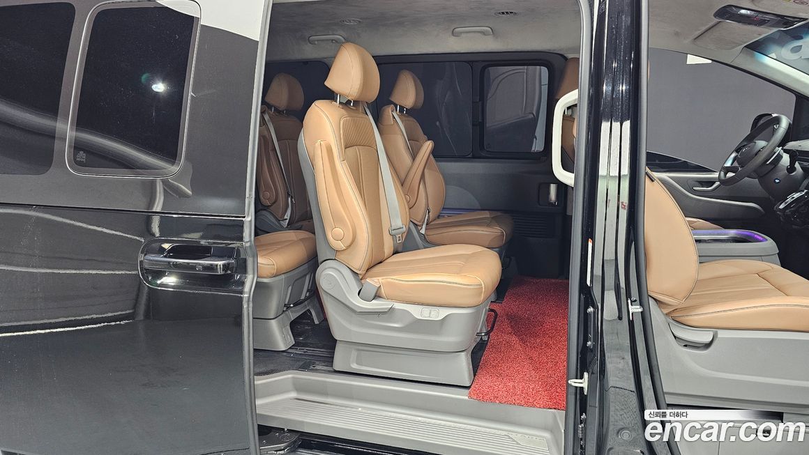 Hyundai Staria 2025