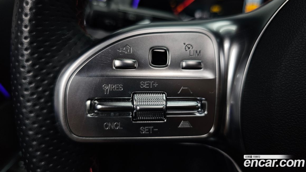 Mercedes-Benz GLB-Class 2023