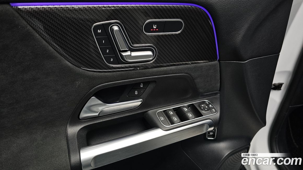 Mercedes-Benz GLB-Class 2023