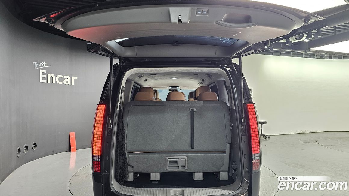 Hyundai Staria 2025