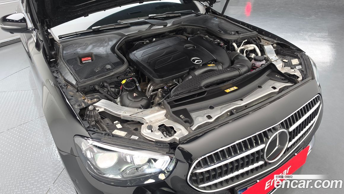 Mercedes-Benz E-Class 2022