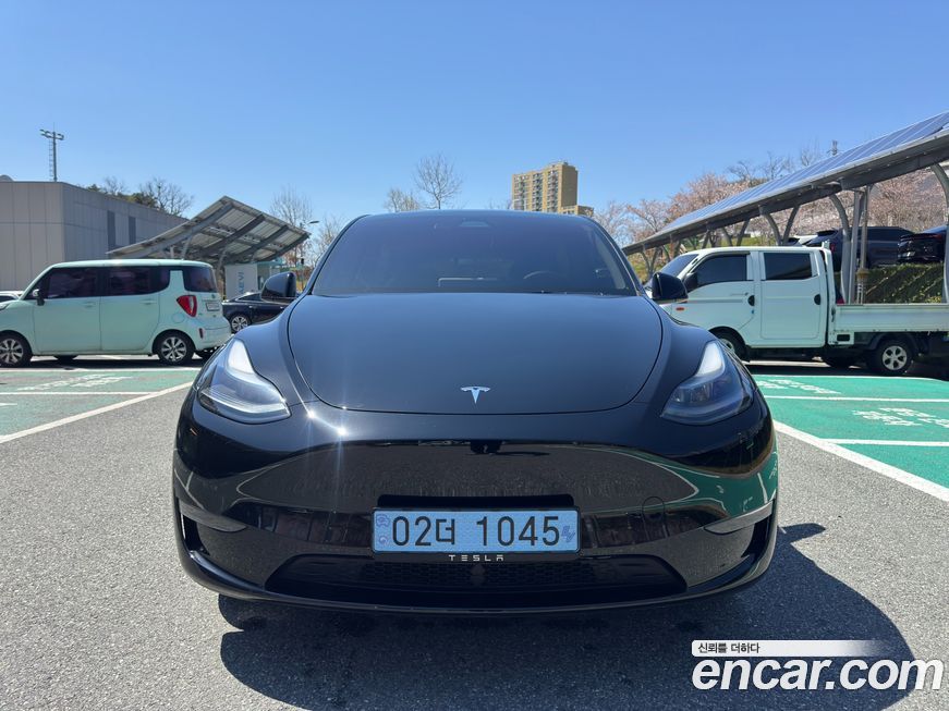 Tesla Model Y 2024
