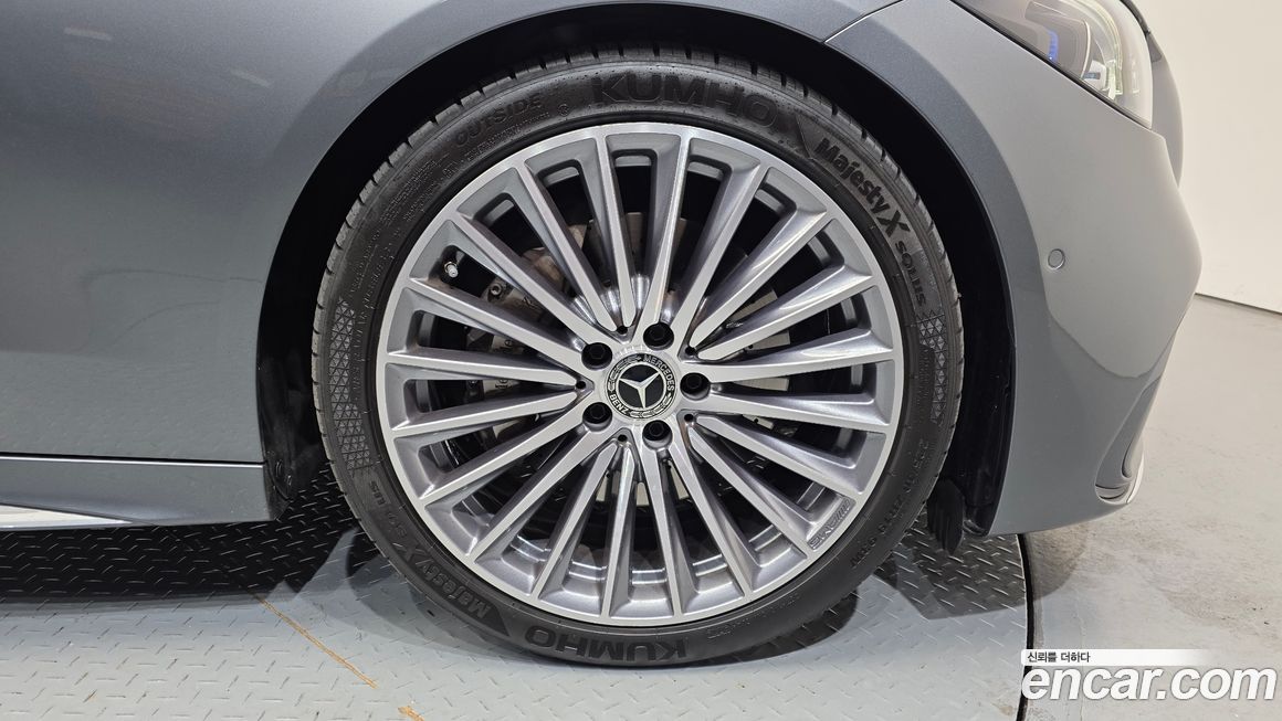 Mercedes-Benz C-Class 2023