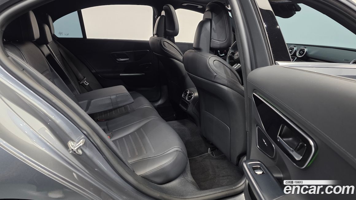 Mercedes-Benz C-Class 2023