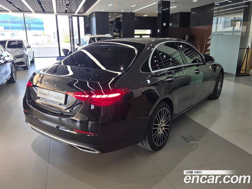 Mercedes-Benz C-Class 2025