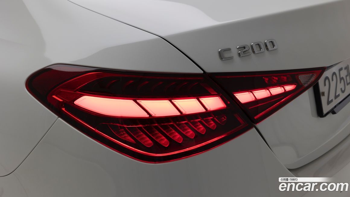 Mercedes-Benz C-Class 2025